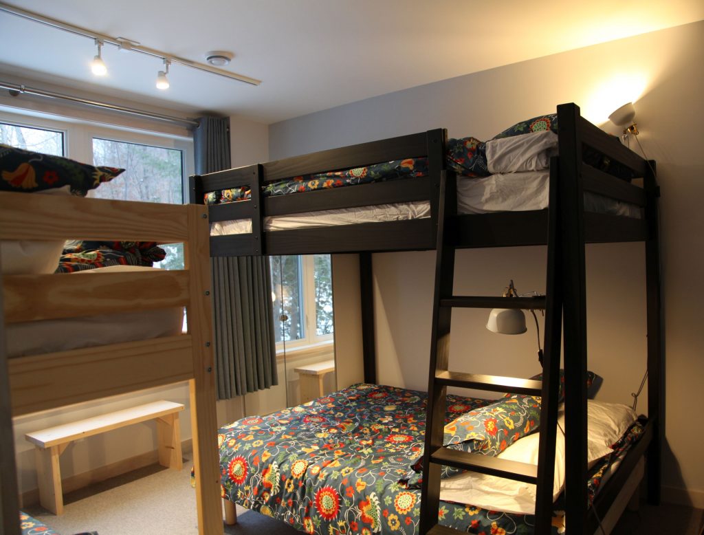 Double Queen buckbed and double Twin bunk bedroom